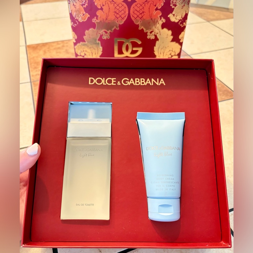 New in Box Dolce & Gabbana Light Blue 100 ml Fragrance Set with Red Box - Picture 8 of 9